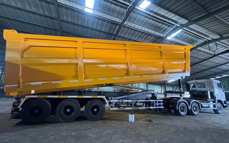 Harga Trailer Dump Hino 500 Kapasitas 60 Kubik dan Spesifikasinya